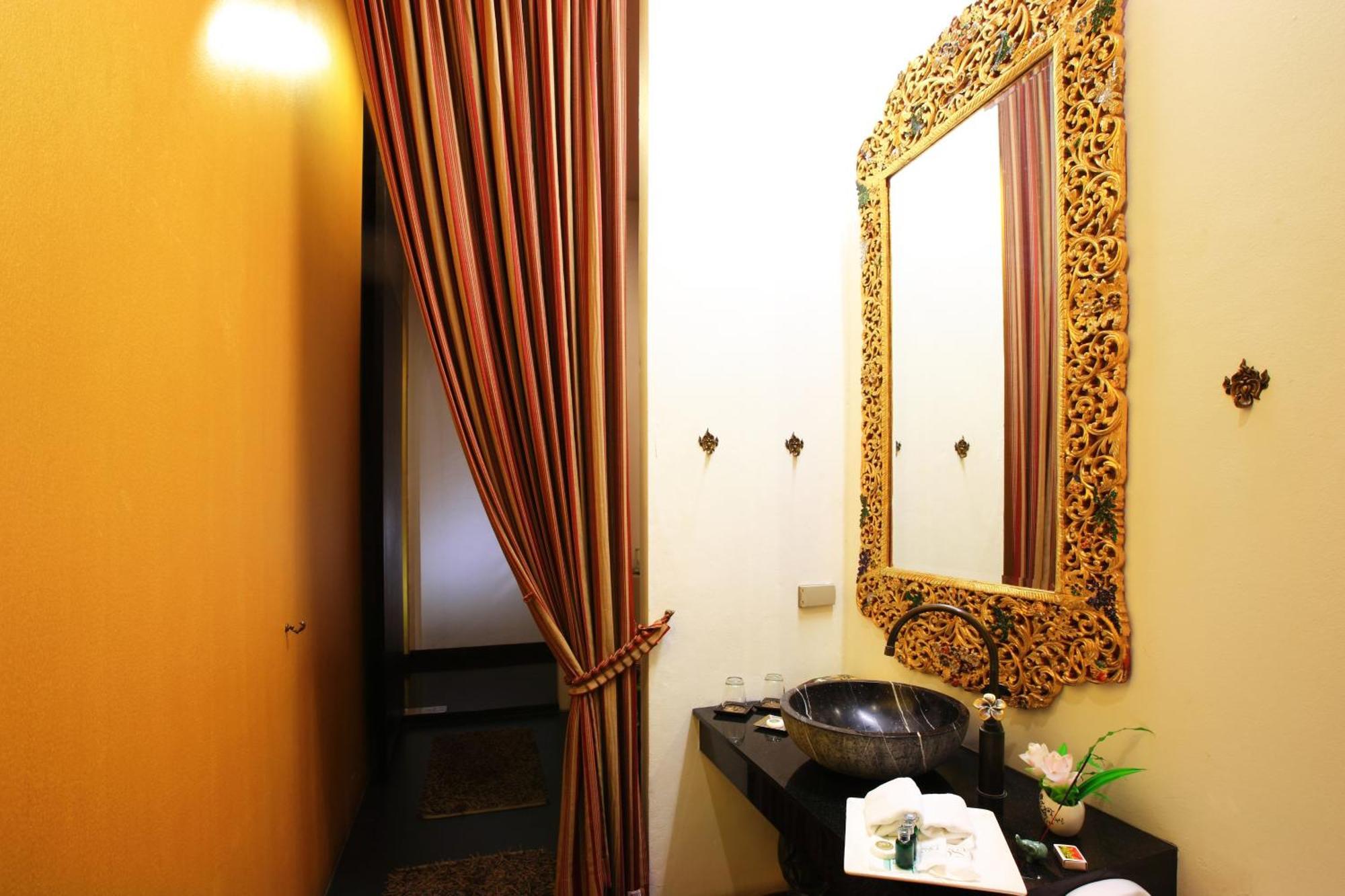 Iudia Hotel Phra Nakhon Si Ayutthaya Exterior photo